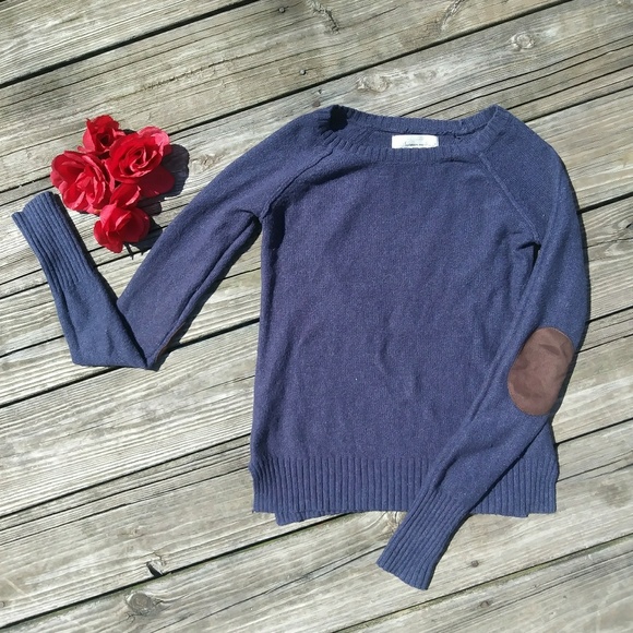 Between me & you sweater! - Picture 2 of 8